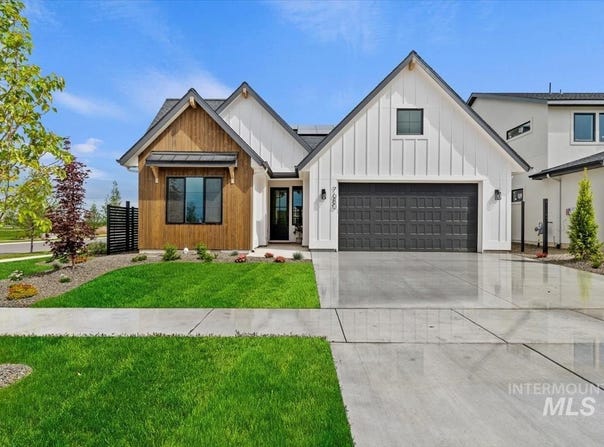 6752 N Magic Mallard Ave, Meridian, ID 83646
