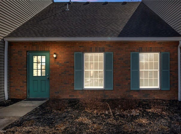 33398 Walker unit: D, Avon Lake, OH 44012