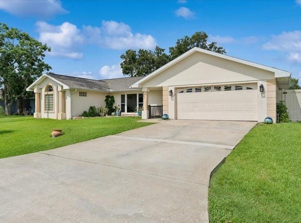 16 S CLAYMONT COURT S, PALM COAST, FL 32137