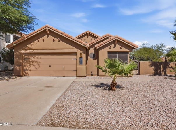 3538 E South Fork Drive, Phoenix, AZ 85044