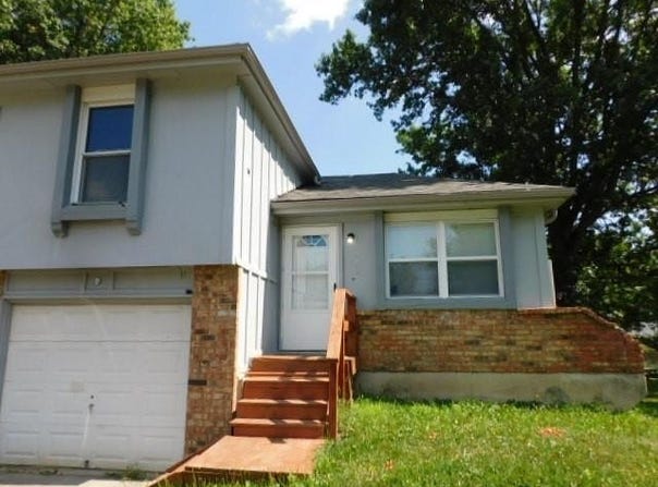 5609 Crest Drive, Kansas City, KS 66106
