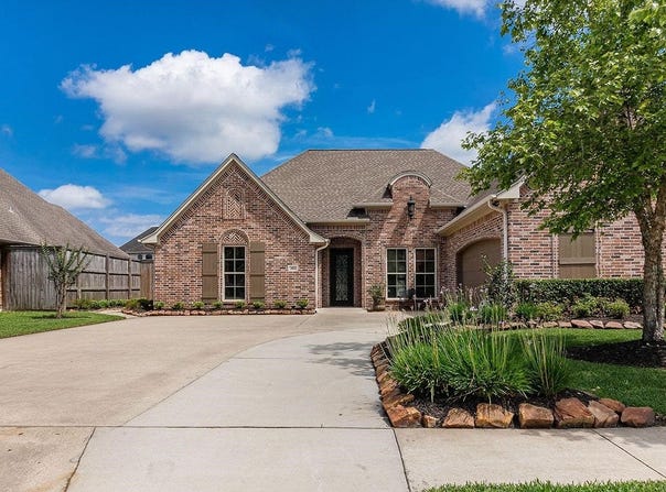 303 Winding Brook, Lumberton, TX 77657