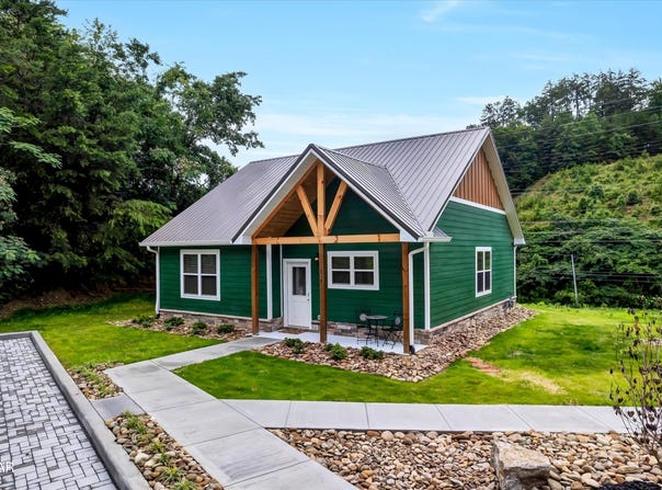 1014 Pinyon Circle, Pigeon Forge, TN 37863