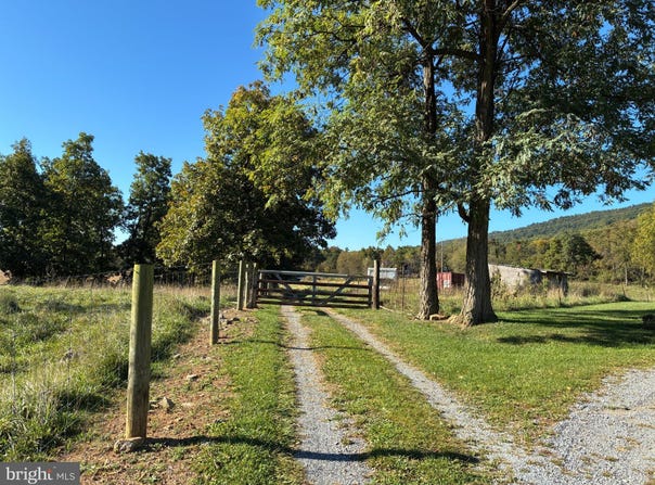 446 PA KATH Lane, MARTINSBURG, WV 25403