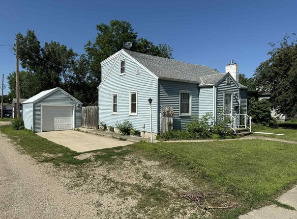 318 5th Street, Sibley, IA 51249