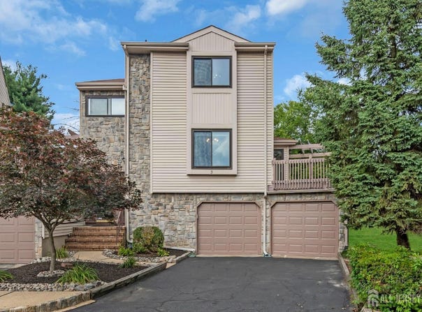 3 Redberry Court, East Brunswick, NJ 08816