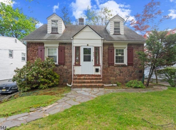 433 Mount Pleasant Ave, West Orange Twp., NJ 07052-2733