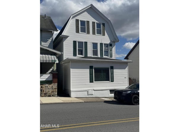 709 Bell Avenue, Altoona, PA 16601