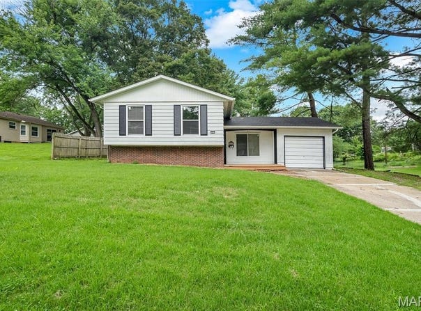 4808 Cinderella Drive, Alton, IL 62002