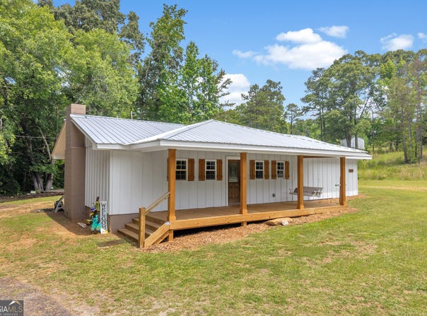 3030 Smith McGee Road, Iva, SC 29655