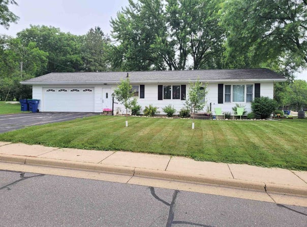 404 JENSEN STREET, Athens, WI 54411