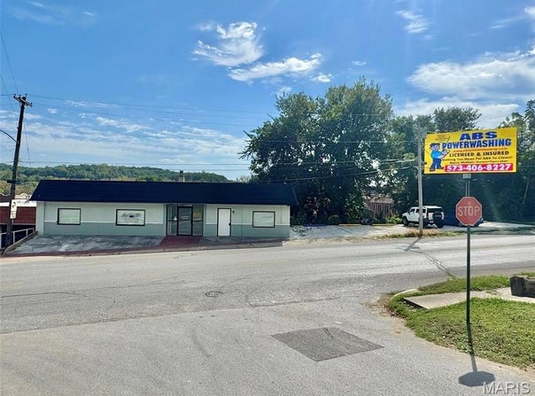 1329 Broadway, Hannibal, MO 63401