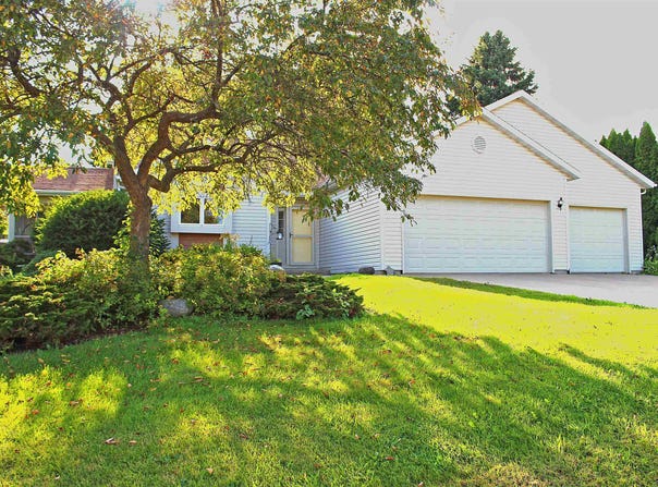 8341 PHEASANT RUN Trail, LARSEN, WI 54947-9541
