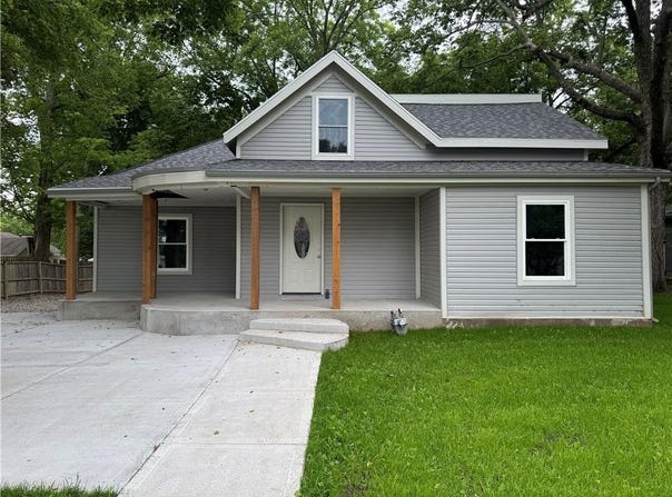 415 E Hale Street, Spring Hill, KS 66083