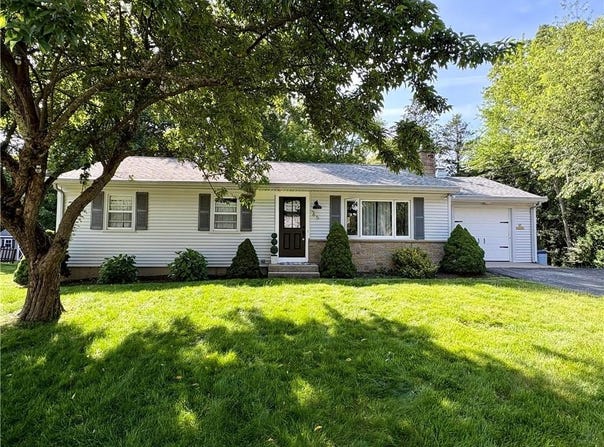 65 Bayberry Lane, East Greenwich, RI 02818