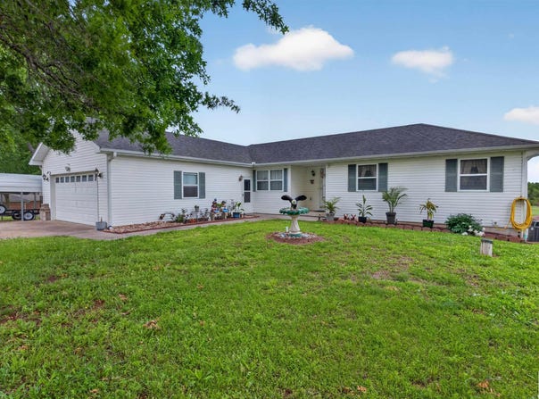 30366 Shawnee Bend, Warsaw, MO 65355