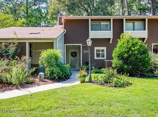 100 Quarterdeck Townes, New Bern, NC 28562