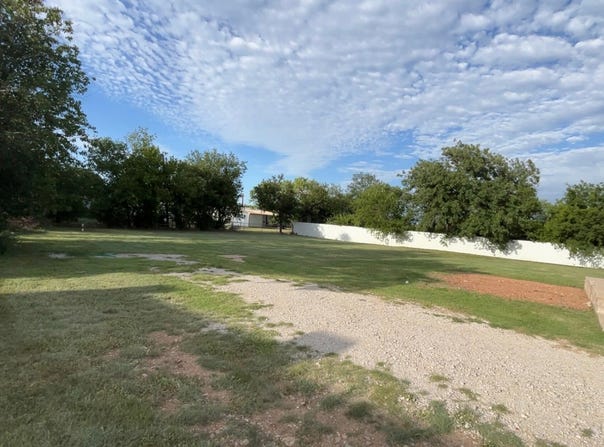 505 E Walnut Street, Coleman, TX 76834