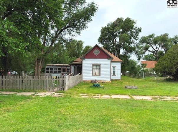 505 S Main St, Lewis, KS 67552