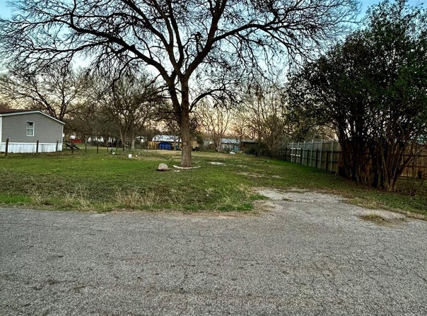 2011 Water St, Bastrop, TX 78602