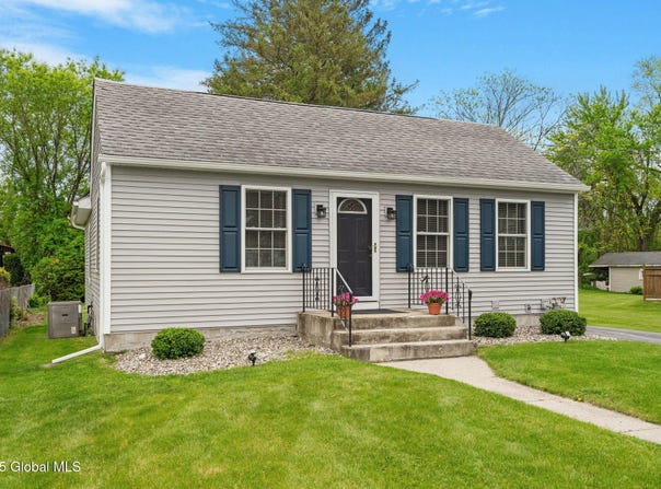 14 Dewey Avenue, Mechanicville, NY 12118