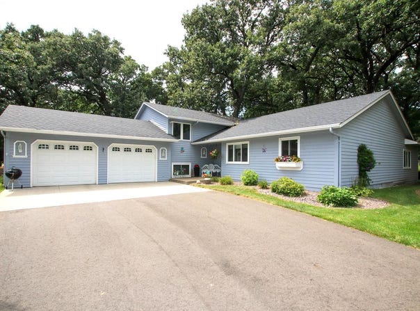 450 School Road NW, Hutchinson, MN 55350