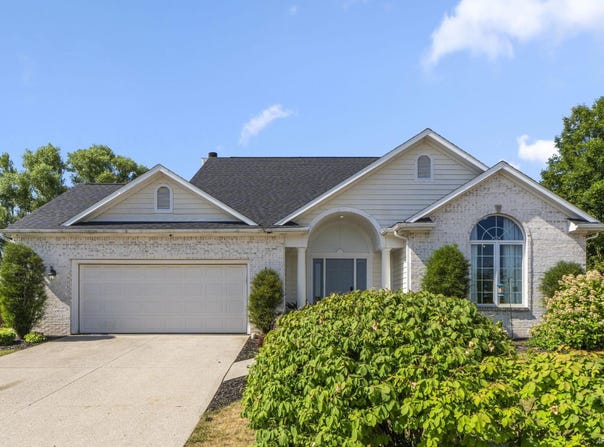 10407 Knollton Run, Fort Wayne, IN 46818-8718