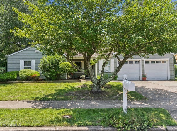 7 Plymouth Drive, Howell, NJ 07731