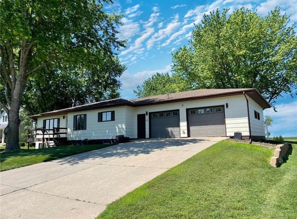 402 S Range Road, Springfield, MN 56087