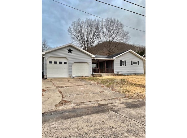 1031 5th street, New Martinsville, WV 26155