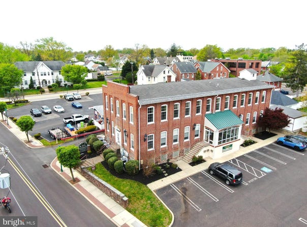 21 E LINCOLN Avenue, HATFIELD, PA 19440