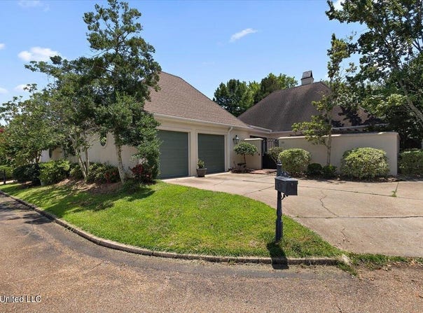 10 Northpointe Cove, Jackson, MS 39211