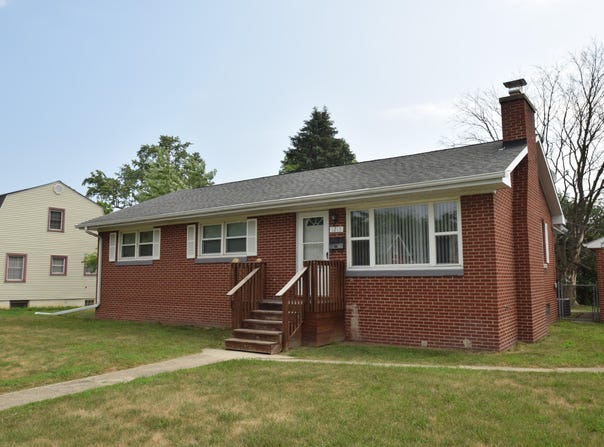 1215 Lincoln Street, Hobart, IN 46342