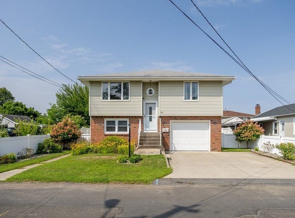 65 Pine St, Ludlow, MA 01056