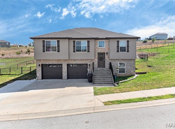 205 Ridgeview Drive, St Robert, MO 65584