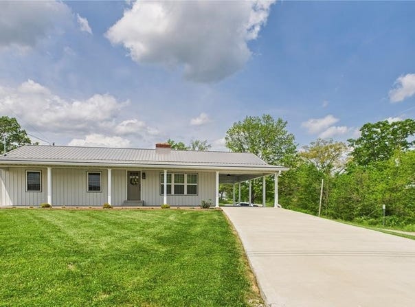 7739 McComis Drive, Catlettsburg, KY 41129