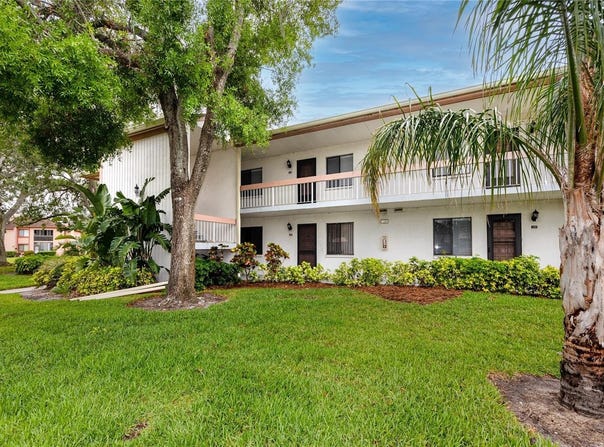 129 LAKEVIEW WAY, OLDSMAR, FL 34677
