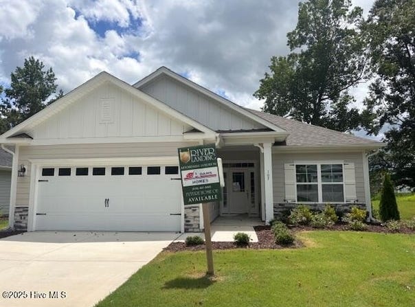 107 Firethorn Circle, Wallace, NC 28466