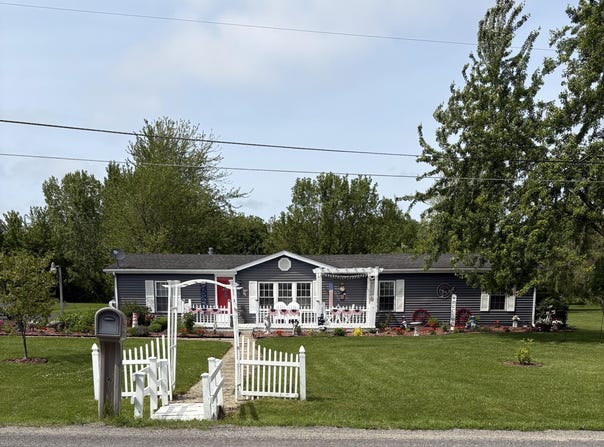 2550 Russell Road, Baroda, MI 49101