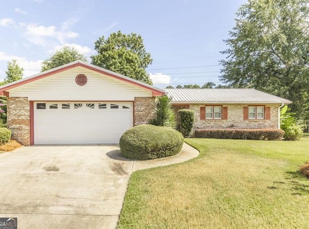 103 Sunnybrook, Warner Robins, GA 31088
