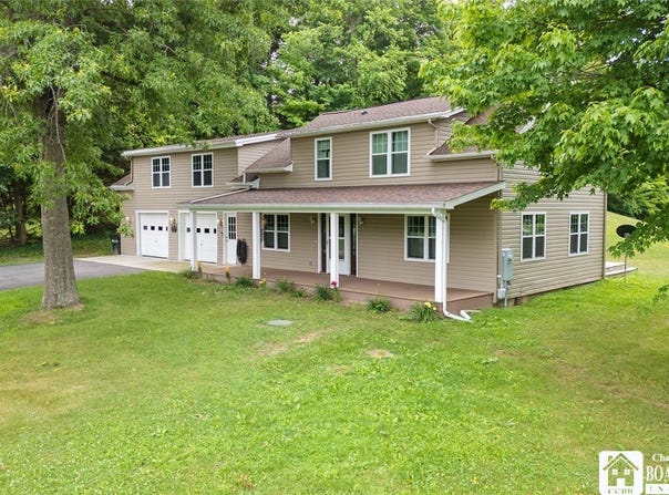 2777 S Roberts Road, Sheridan, NY 14063
