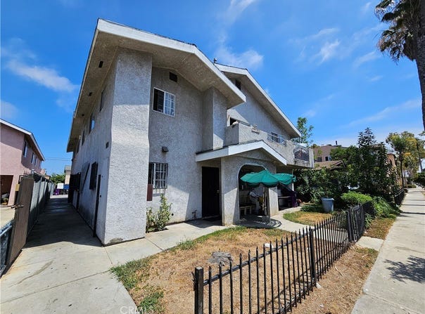 1426 Rose Ave, Long Beach, CA 90813