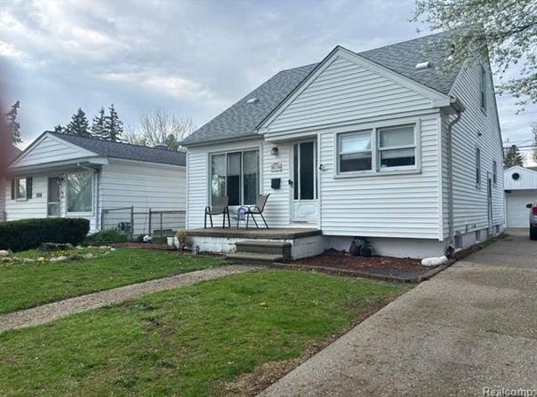 N 26126 STUDENT Avenue, Redford Twp, MI 48239