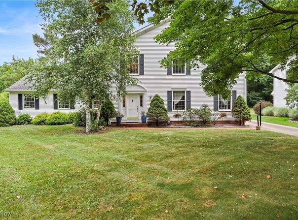 8253 Kirtland Chardon Road, Kirtland, OH 44094