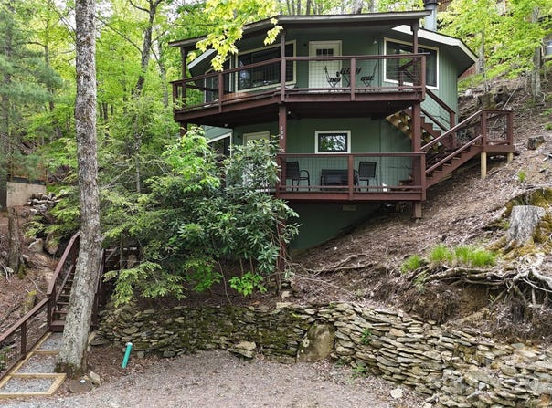 109 Beechwood Lane, Beech Mountain, NC 28604