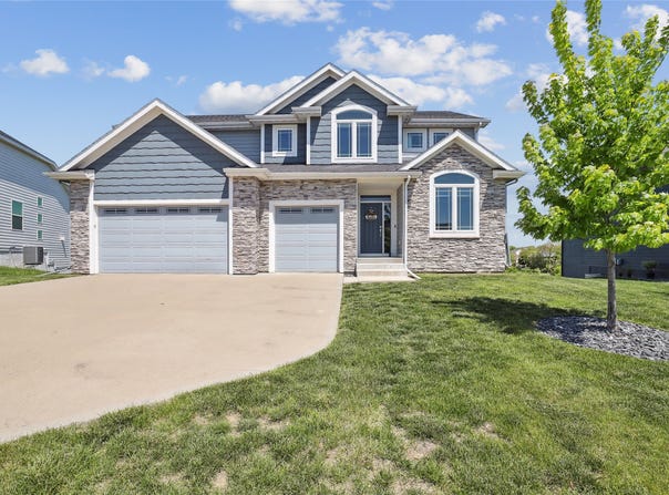 3667 NW 165th Street, Clive, IA 50325