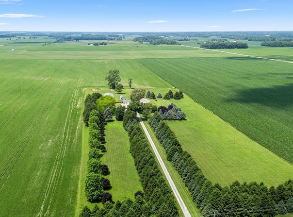 8549 Elm Road, Bourbon, IN 46504-9627