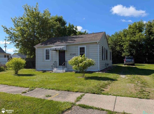 1346 Connell Street, Burton, MI 48529