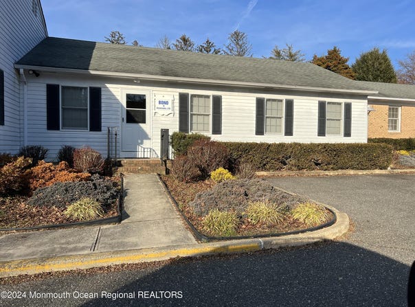 22 S Holmdel Road, Holmdel, NJ 07733