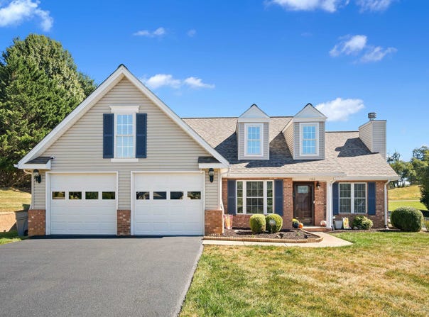 100 Greenfield Court, Radford, VA 24141